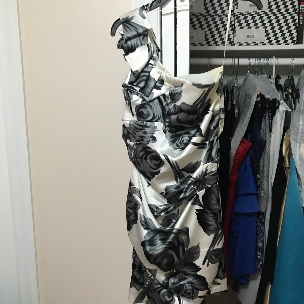 Juniors knee length dress
